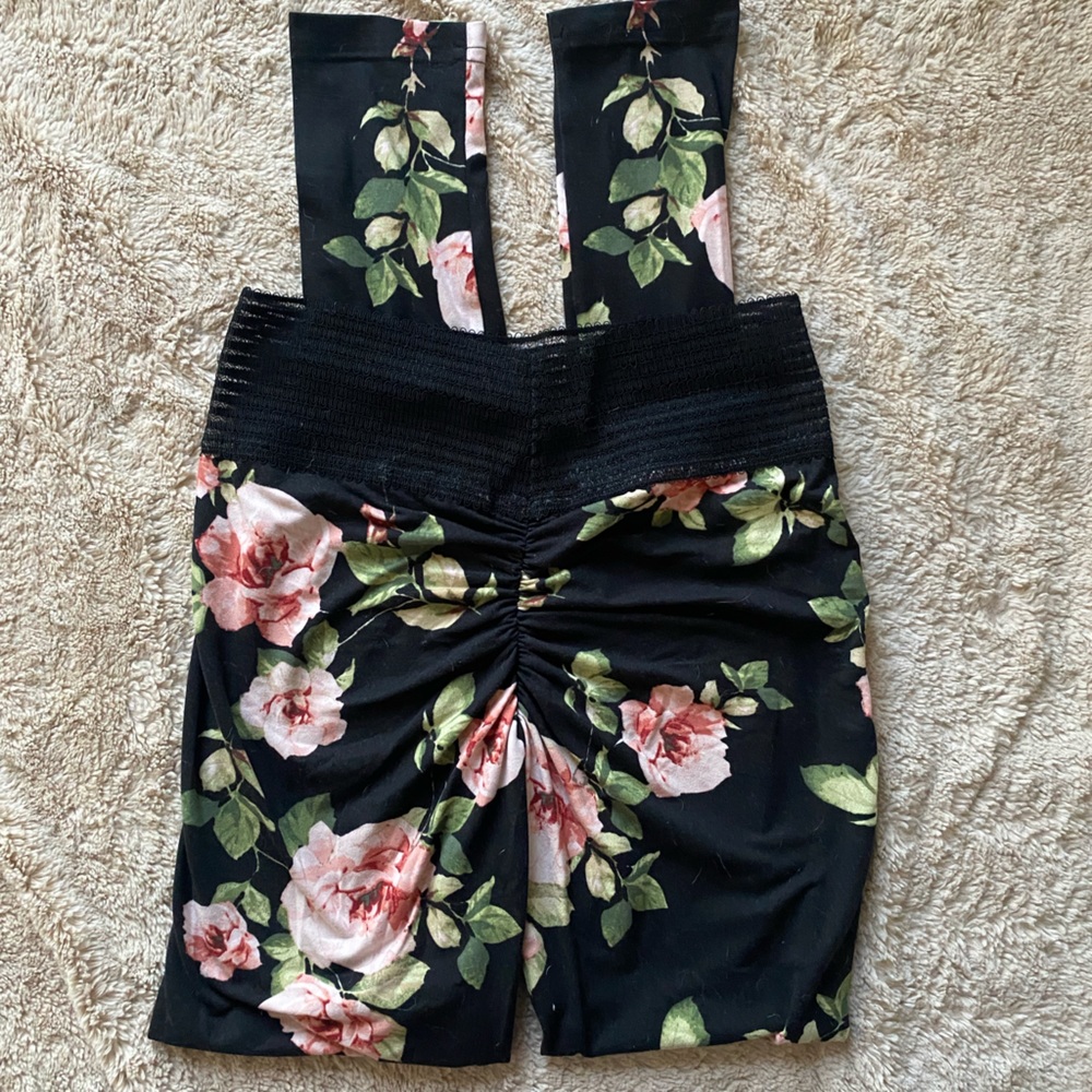 CUTE BOOTY LOUNGE Lifestyle Legging, Medium - Picture 3 of 11